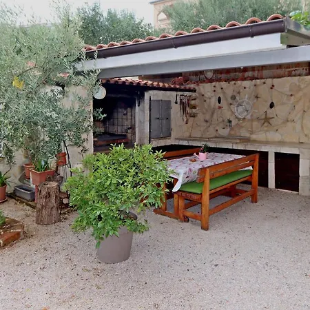 Apartment Apartments With A Parking Space Kornic, Krk - 415
