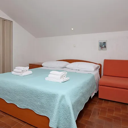 Apartments With A Parking Space Kornic, Krk - 415 Apartment