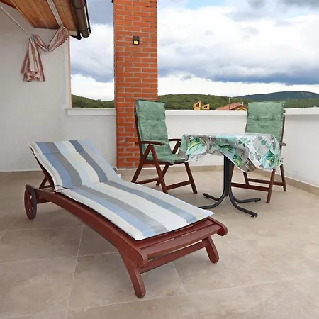 Apartment Apartments With A Parking Space Kornic, Krk - 415
