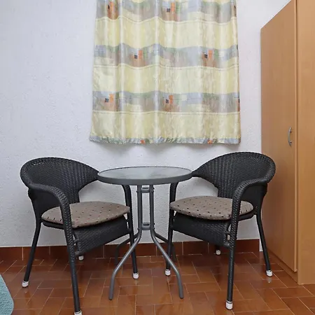 Apartments With A Parking Space Kornic, Krk - 415 Apartment