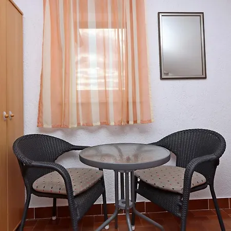 Apartments With A Parking Space Kornic, Krk - 415 Apartment Kornic