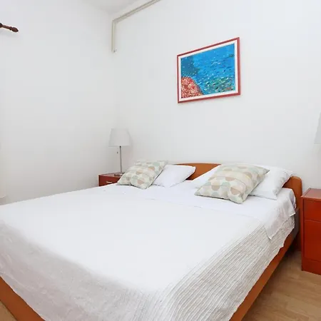 Apartamento With Parking Space Kornic, Krk - 415 *