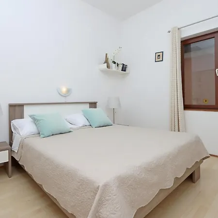 Apartament With A Parking Space Kornic, Krk - 415 *
