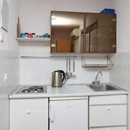 Apartamento With Parking Space Kornic, Krk - 415 Kornić