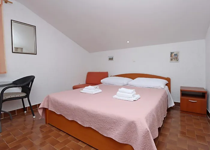With Parking Space Kornic, Krk - 415 דירה *