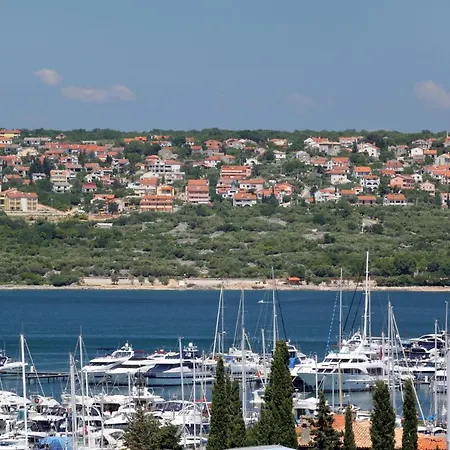 Apartamento With Parking Space Kornic, Krk - 415 Kornić